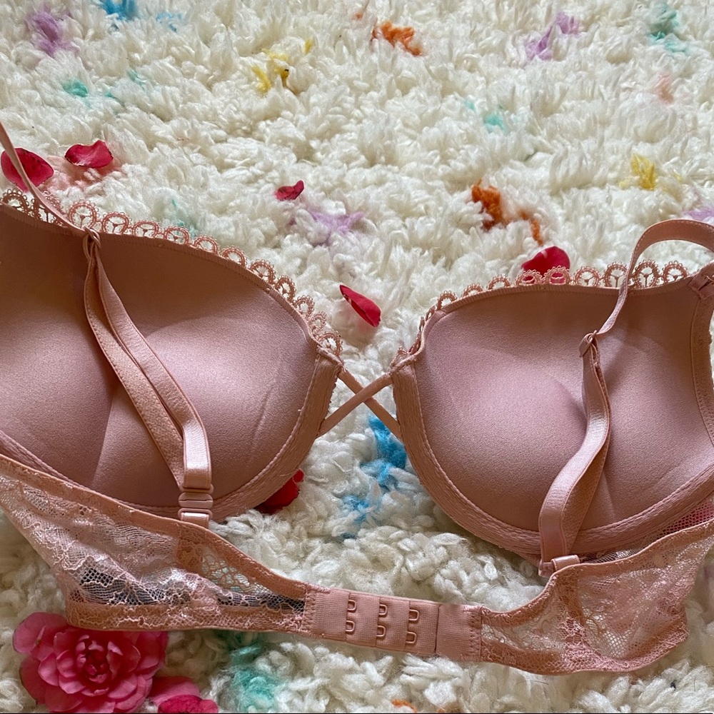 Victoria's Secret Bombshell Plunge Push-up Bra 32C - Picture 4 of 5
